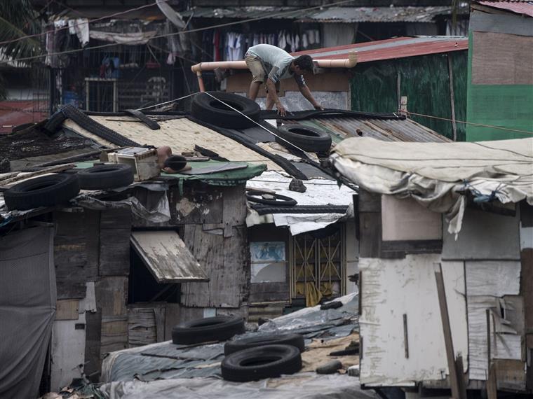 Bruxelas mobiliza dois milhões de euros para apoiar vítimas do tufão Mangkhut nas Filipinas