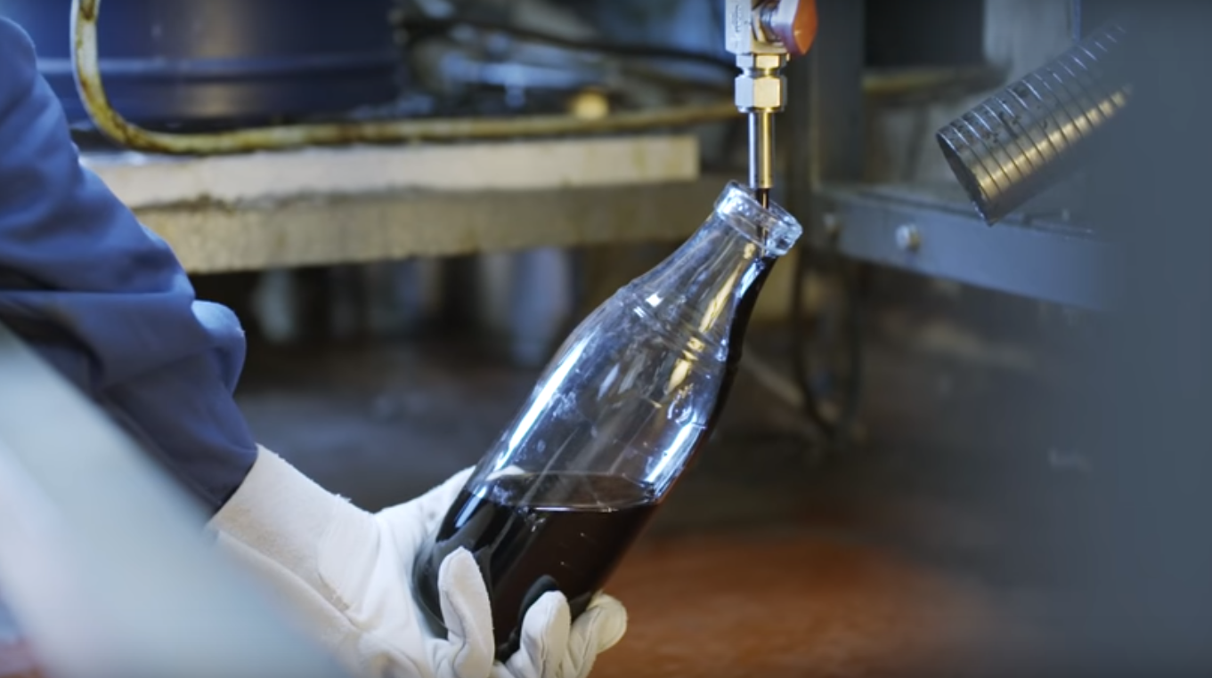 Sabia que já é possível transformar plástico em petróleo | Vídeo