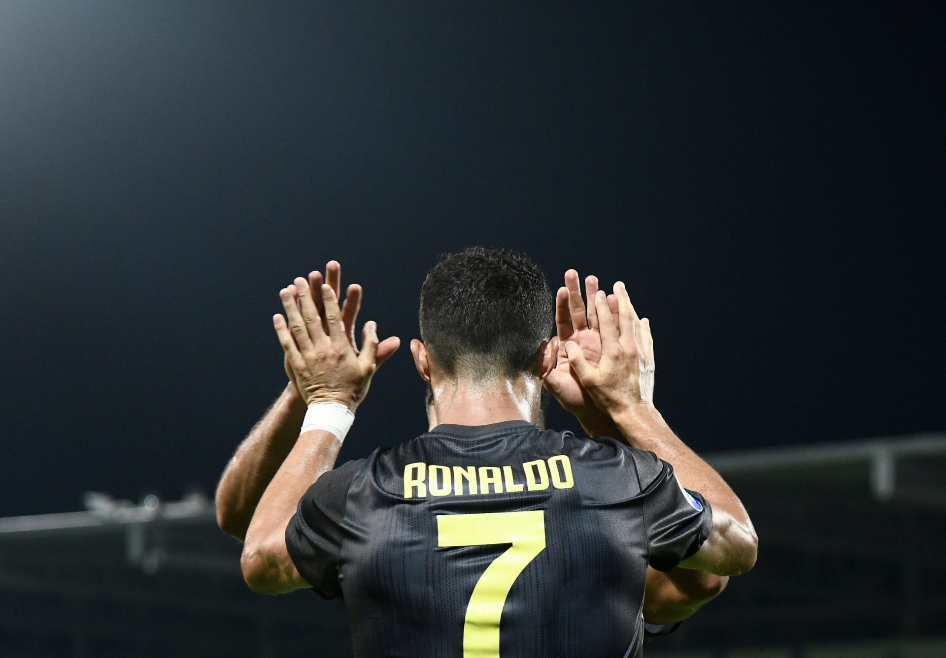 Cristiano Ronaldo não foi à gala &#8216;The Best&#8217; para preparar jogo com o Bolonha