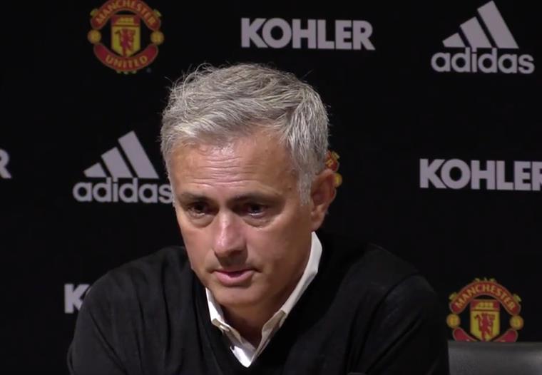Jogadores do Manchester United ameaçam sair se Mourinho ficar