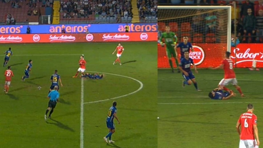 Benfica: «Alguém tem dúvidas que o árbitro e o VAR viram este penálti que ficou por marcar?»