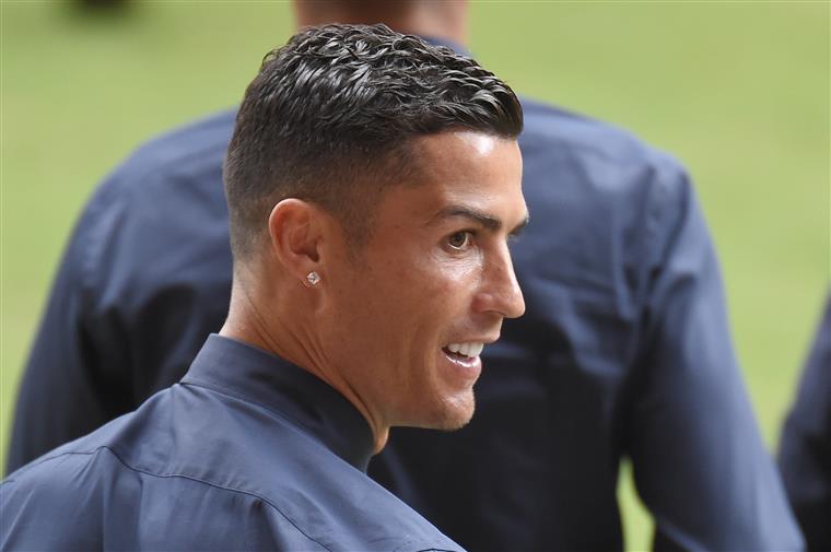 Adeptos do Real Madrid chamam por Ronaldo | VÍDEO
