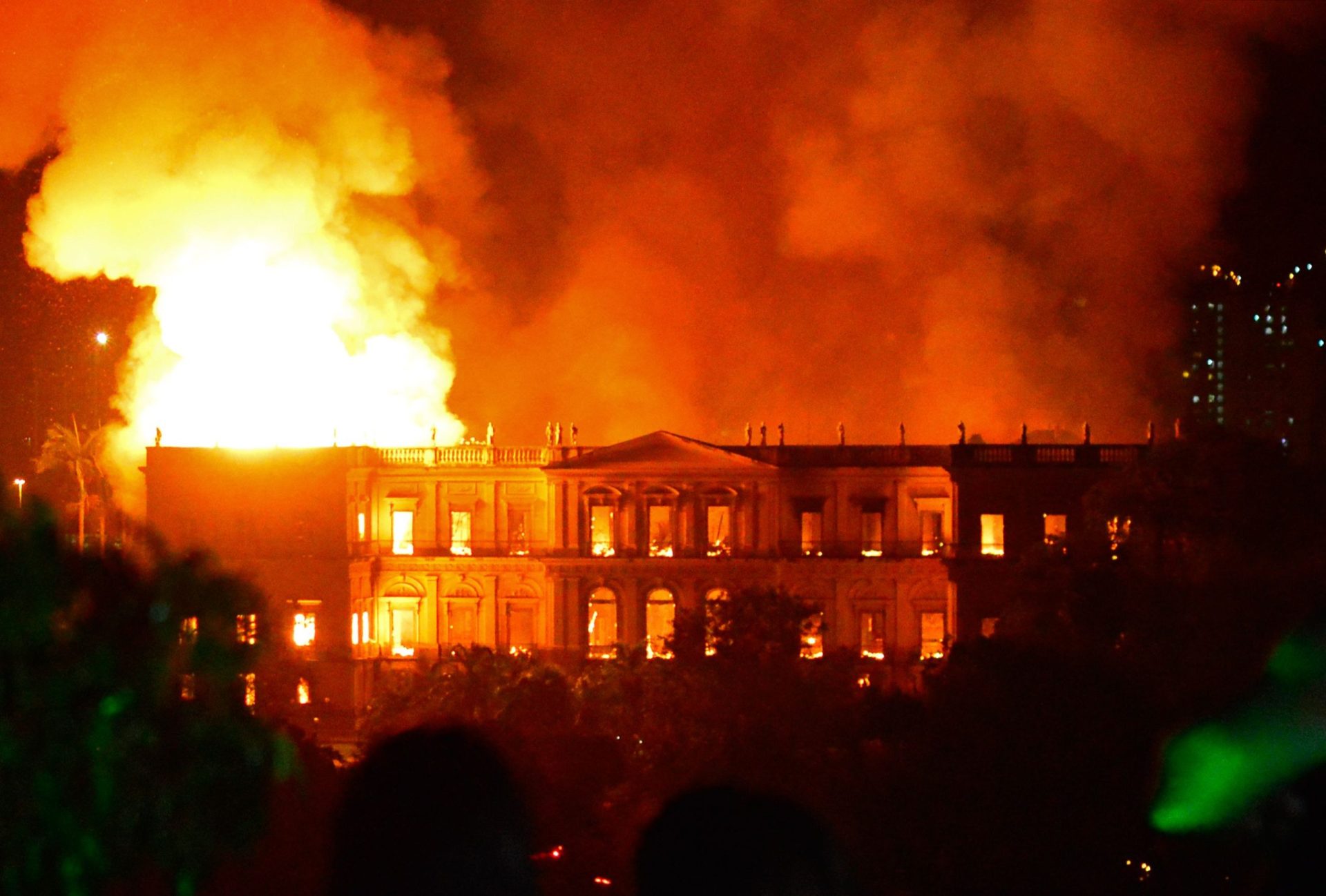 Incêndio destrói Museu Nacional do Brasil