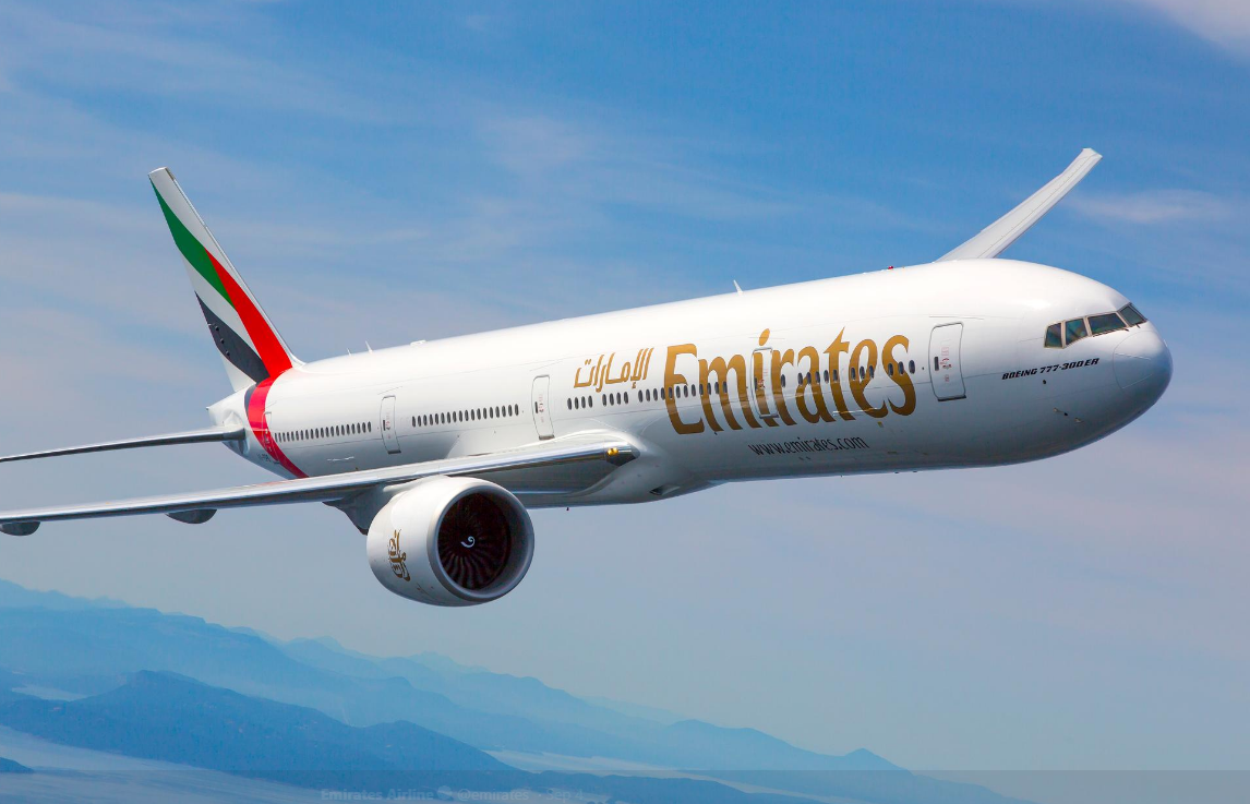 Avião da Emirates fica em quarentena depois de vários passageiros se sentirem mal