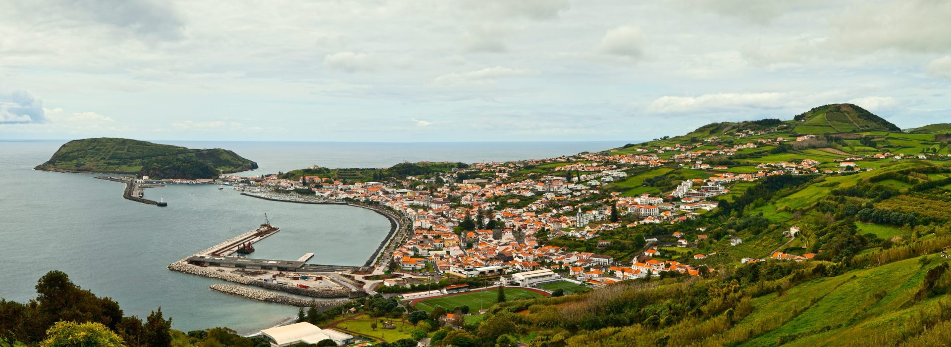 Terra à vista nos Açores. Uma nova ilha pode estar a chegar