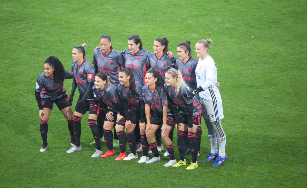 Liga feminina. Benfica vence Braga e segue 100% vitorioso