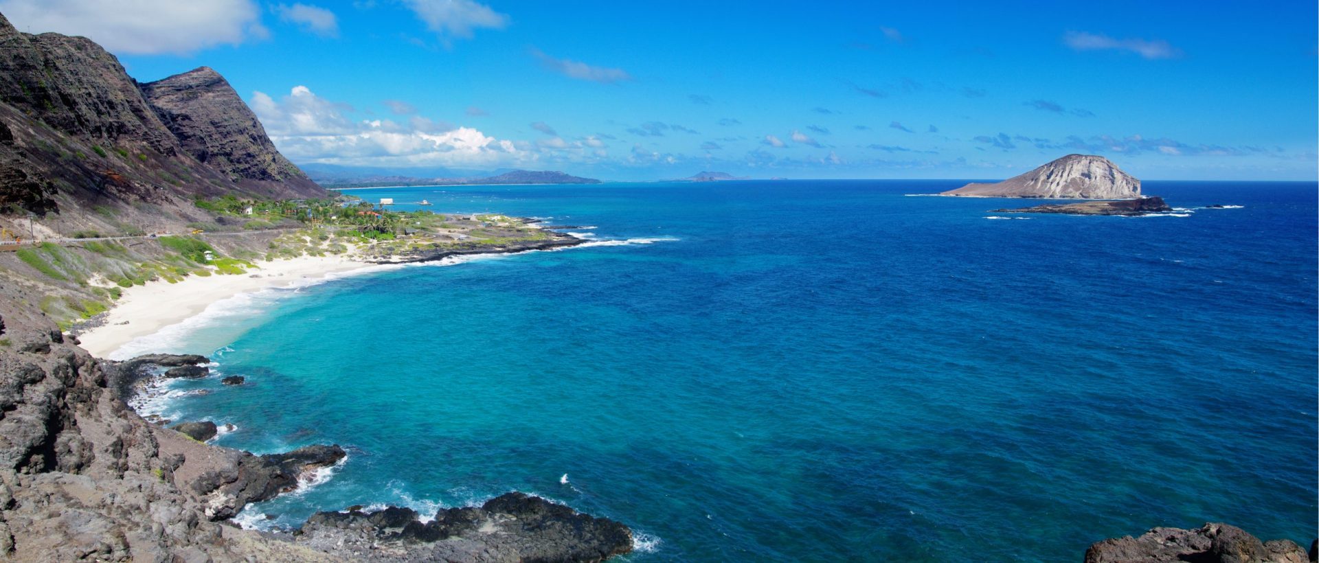 Helicóptero de turismo desaparece com sete pessoas a bordo no Havai