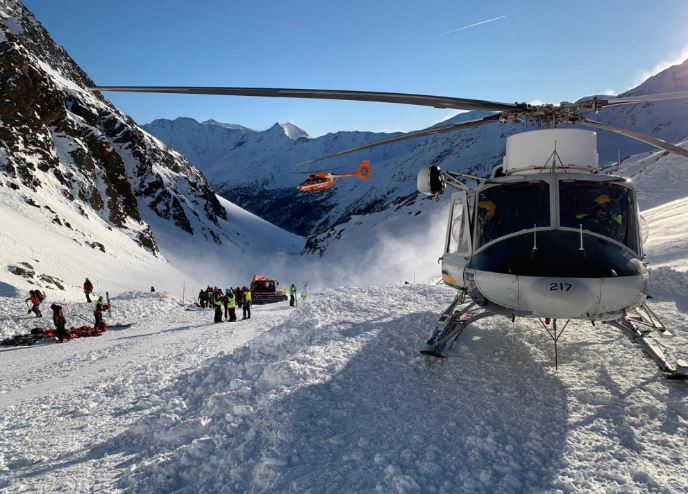 Avalanche nos Alpes italianos faz três vítimas mortais. Duas são crianças