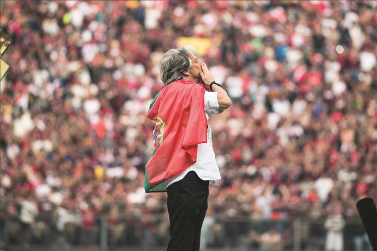 Jorge Jesus eleito melhor treinador do ano no Brasil