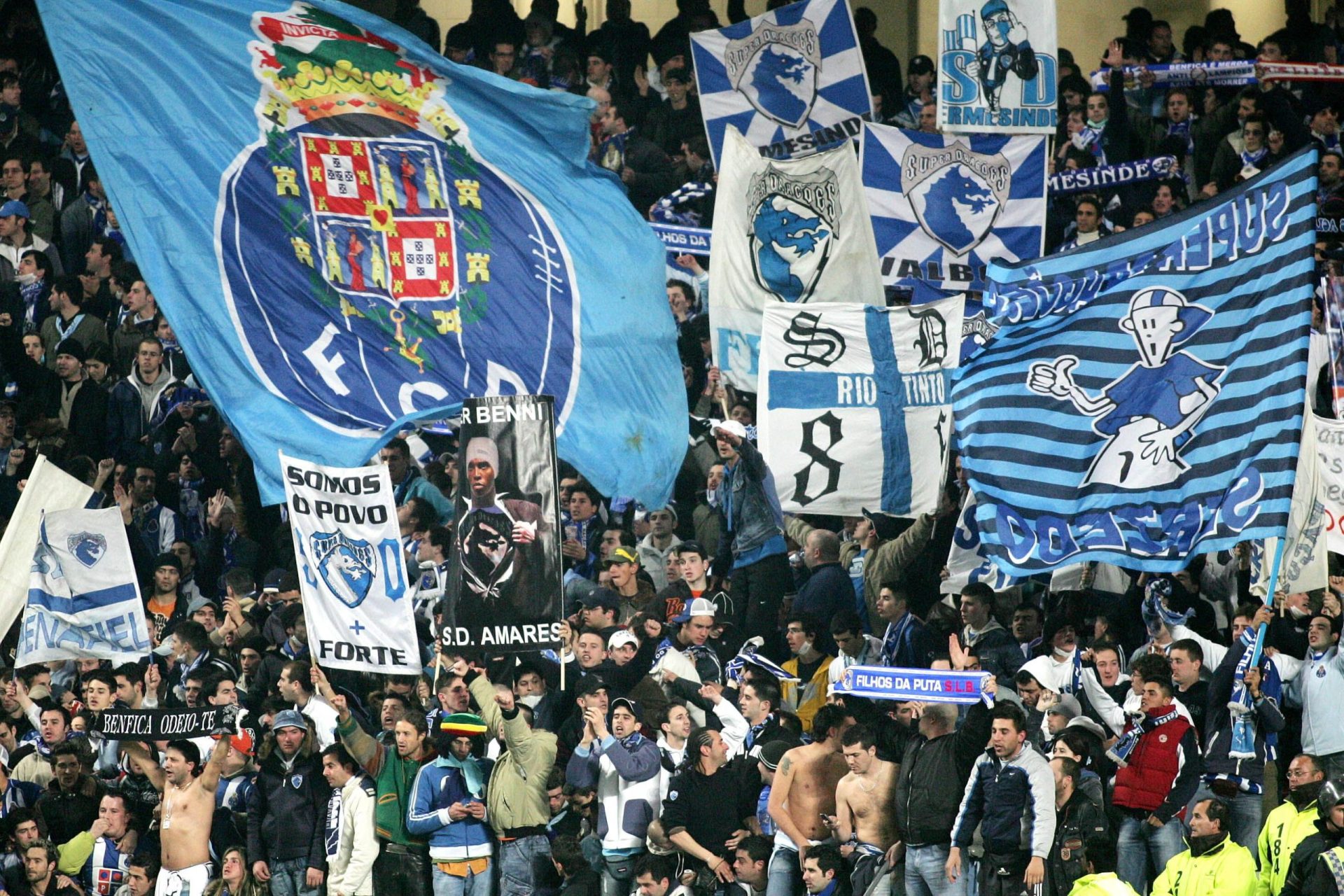 Adeptos do FC Porto detidos em Itália por agressão a agentes da autoridade
