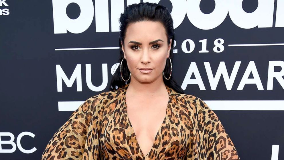 Demi Lovato novamente internada em clínica de reabilitação no Havai