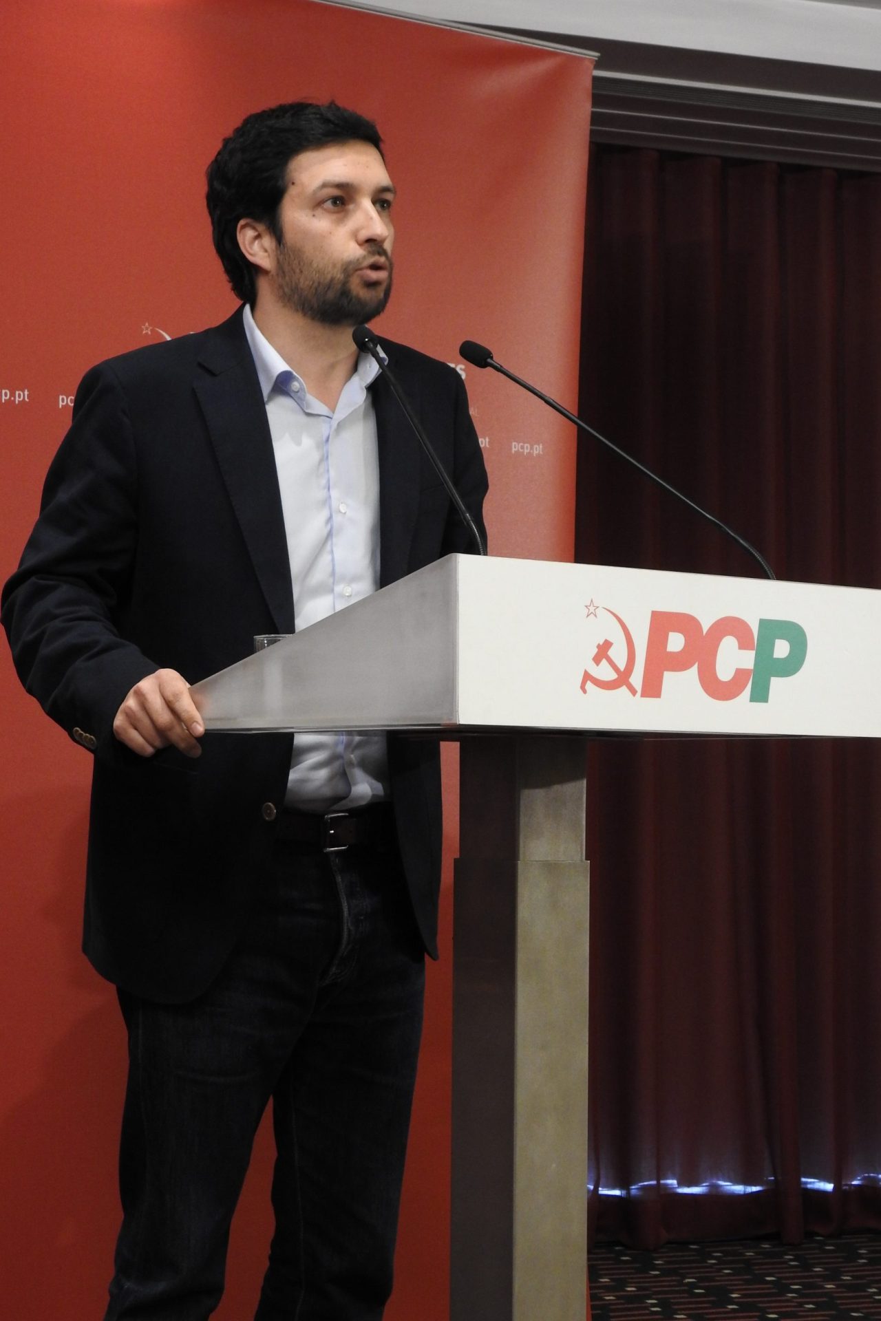 Eurodeputado João Ferreira traça quadro negro da economia portuguesa