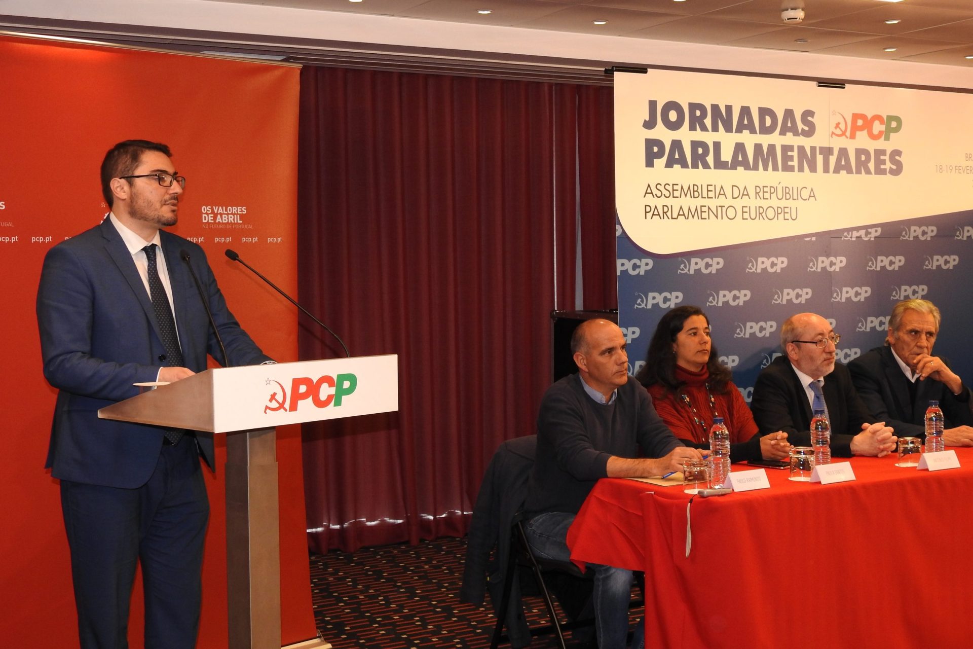 João Oliveira critica “política de direita do PS, PSD e CDS”