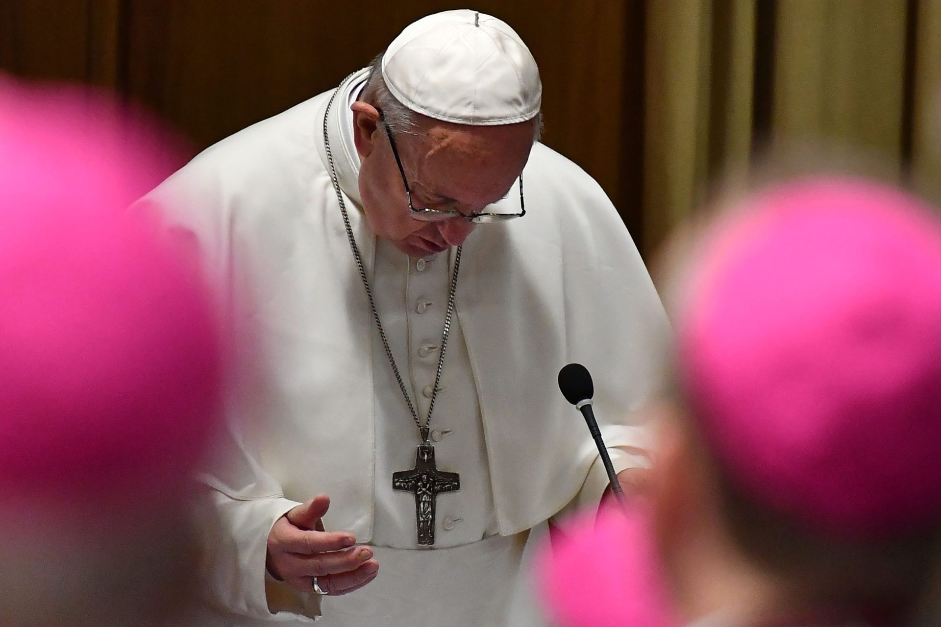 Vaticano começa hoje debate sobre escândalo de abusos sexuais a crianças