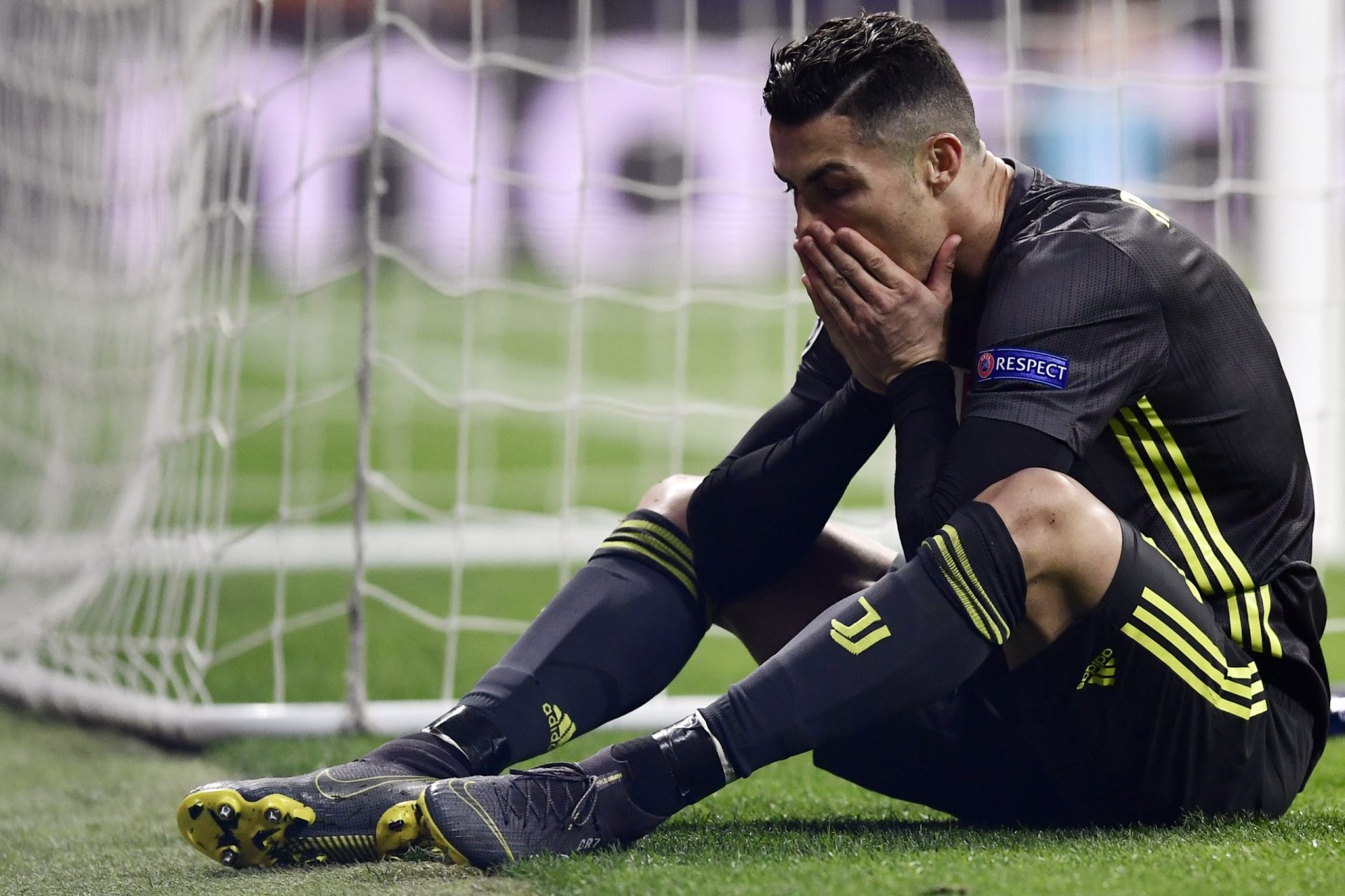Já reparou no pormenor da chuteira de Cristiano Ronaldo? | FOTO