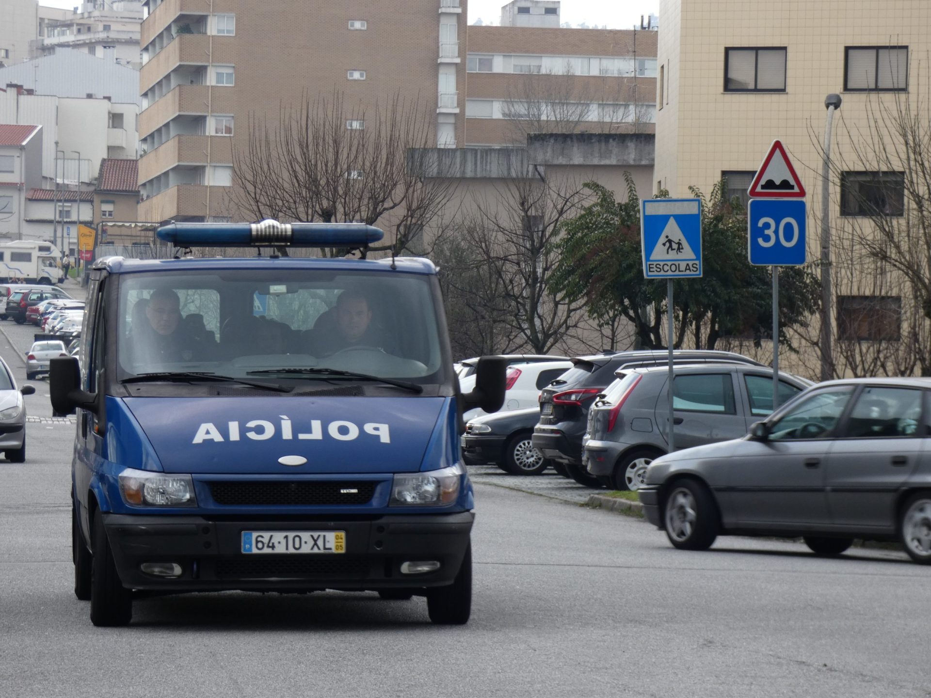 Agente da PSP arrisca vida para salvar mulher de 78 anos em Braga