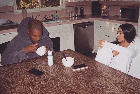 Kim Kardashian e Kanye West estão a brincar aos pobrezinhos?