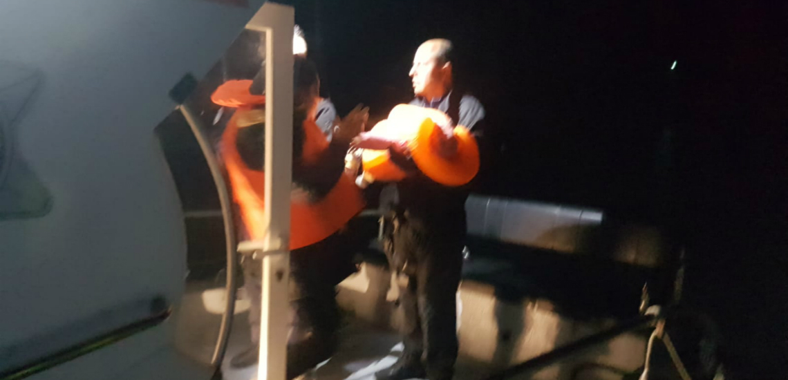 Polícia Marítima Portuguesa salva 20 migrantes na Grécia | VÍDEO