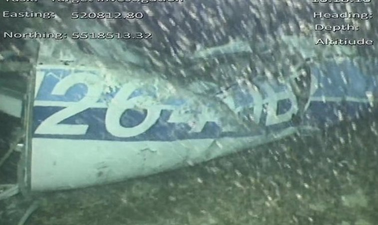 Encontrado corpo junto a destroços do avião que transportava Emiliano Sala