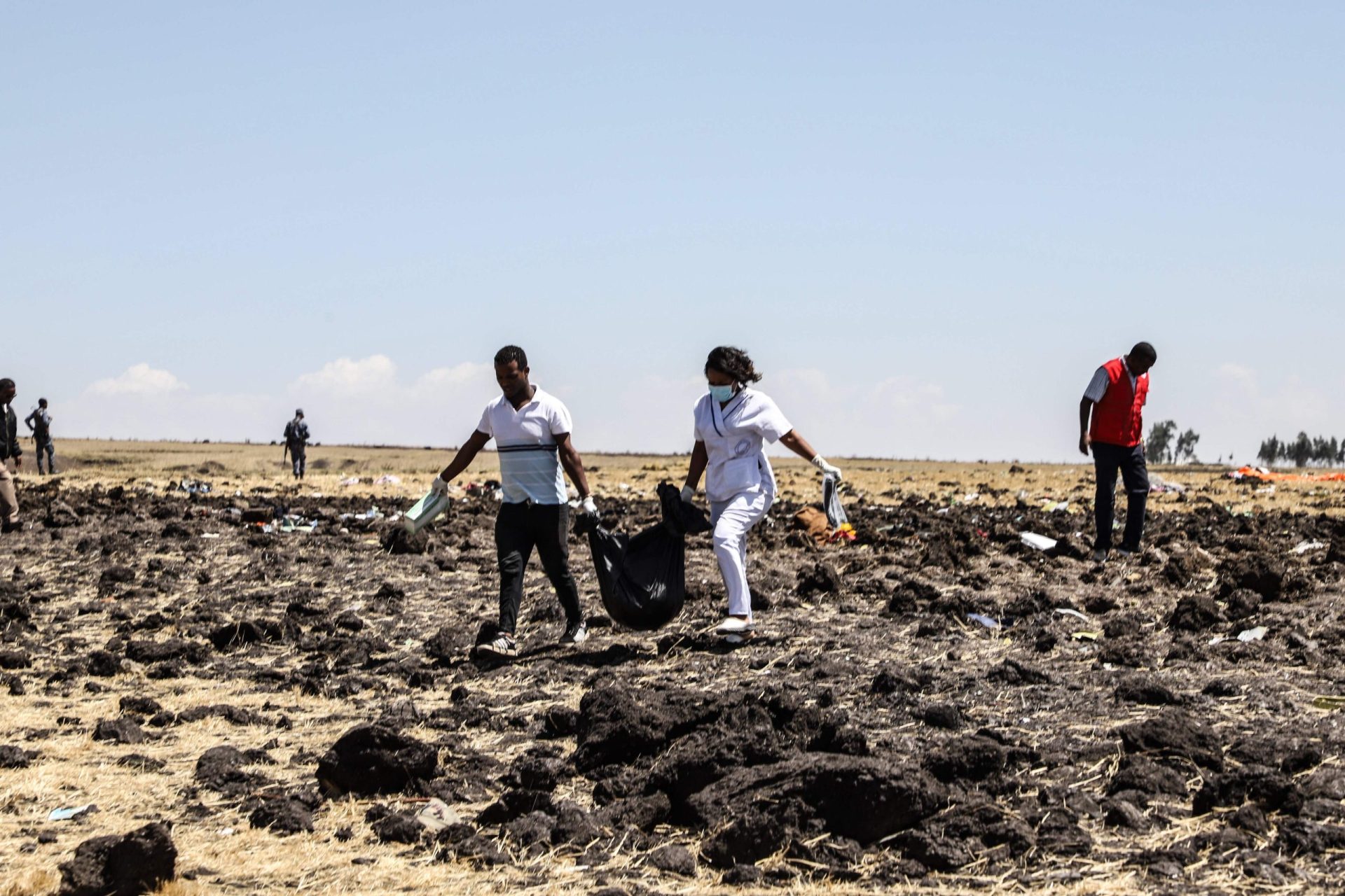 As imagens após a tragédia com avião da Ethiopian Airlines | Fotogaleria
