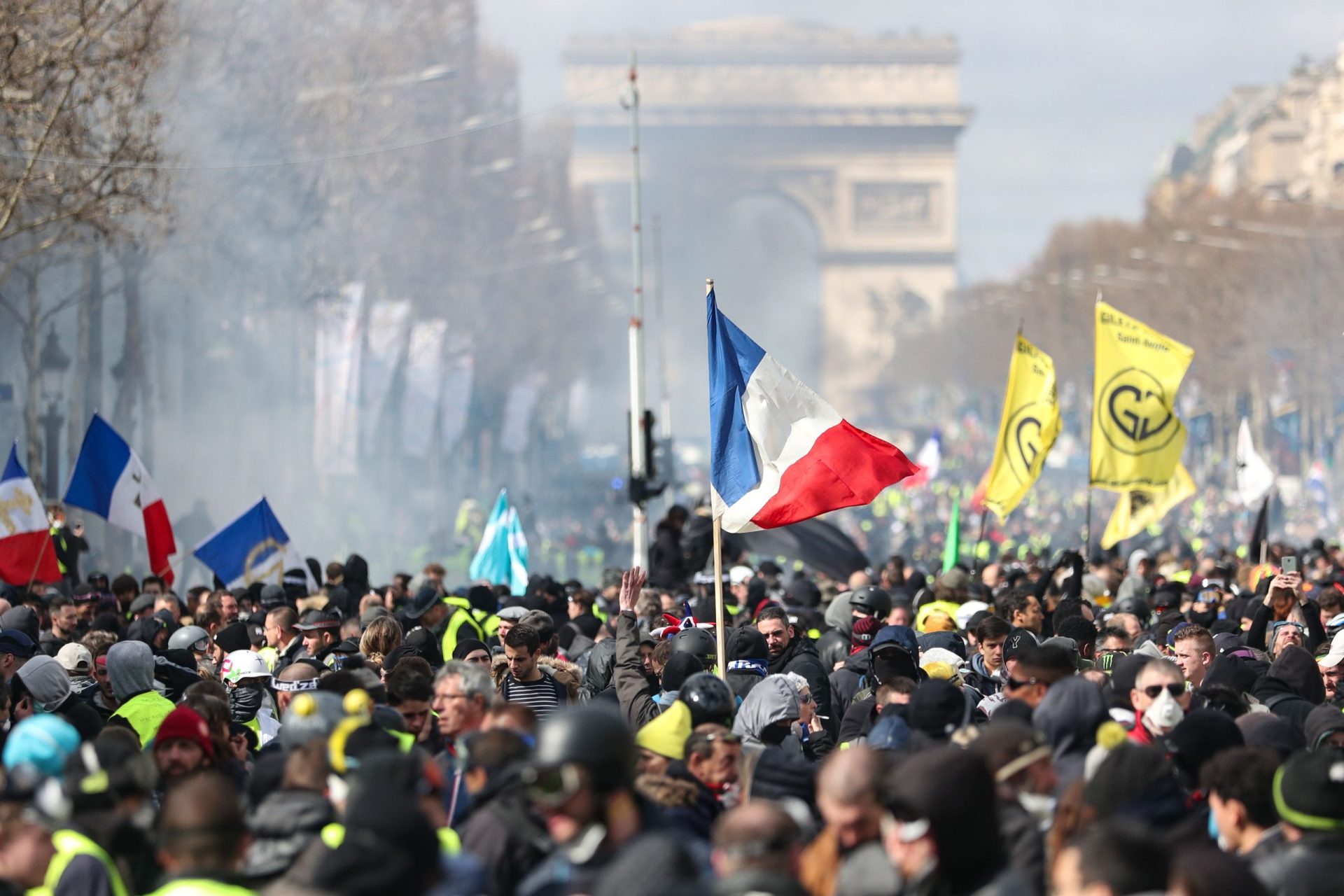 Coletes Amarelos saem para as ruas de Paris pela 18º semana consecutiva | Fotogaleria