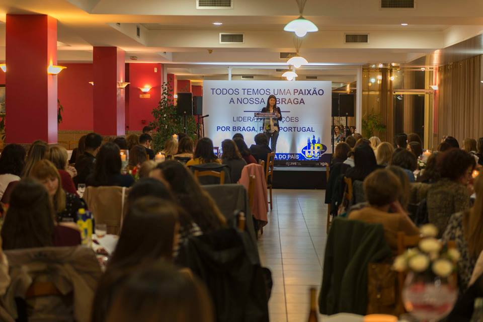 Juventude Popular de Braga homenageou as mulheres