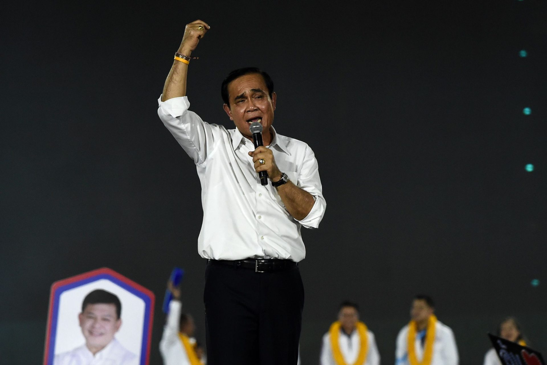 Tailândia vai a votos este domingo, mas país deverá continuar sob controlo dos militares