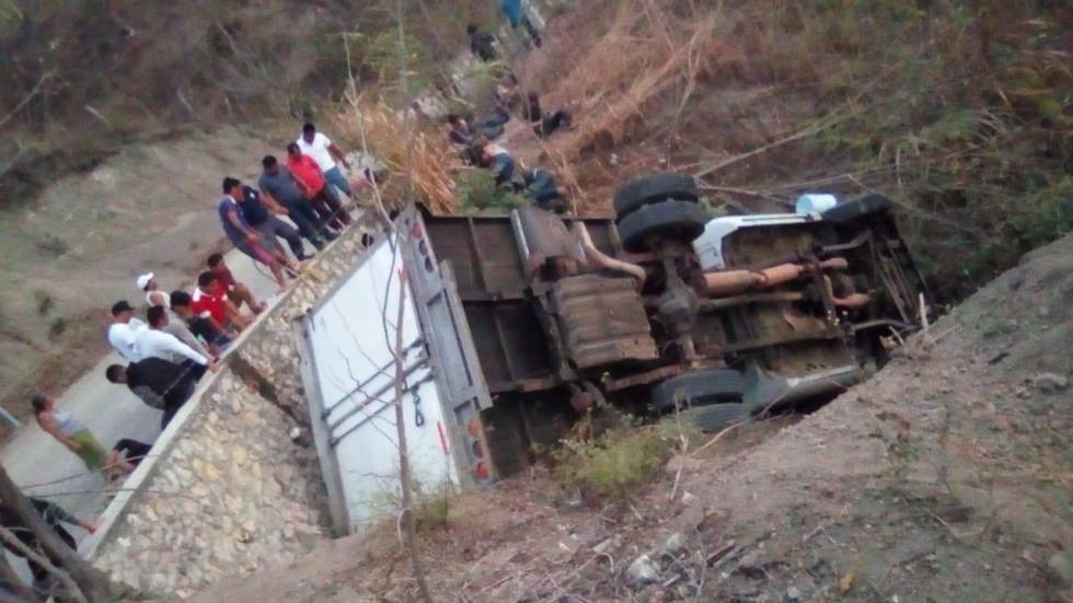 Acidente em estrada mexicana mata pelo menos 25 migrantes