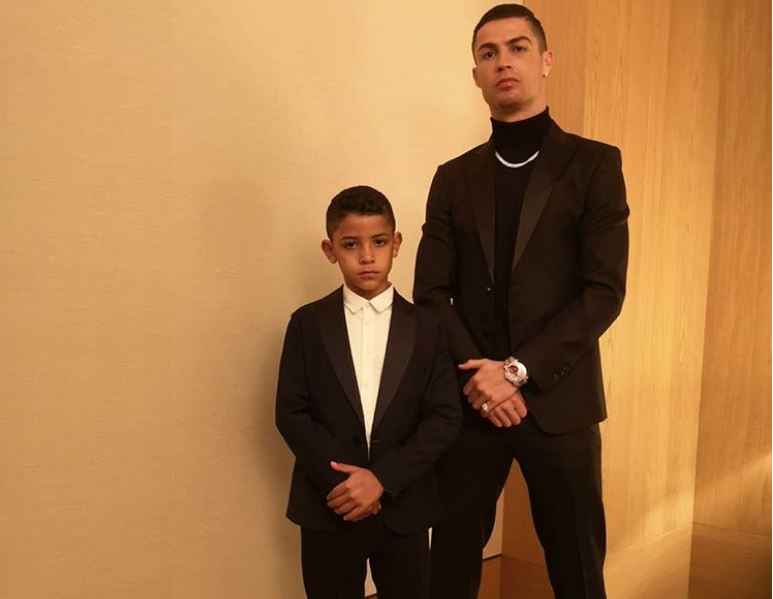 Filho de Cristiano Ronaldo em Portugal para seguir as pisadas do pai