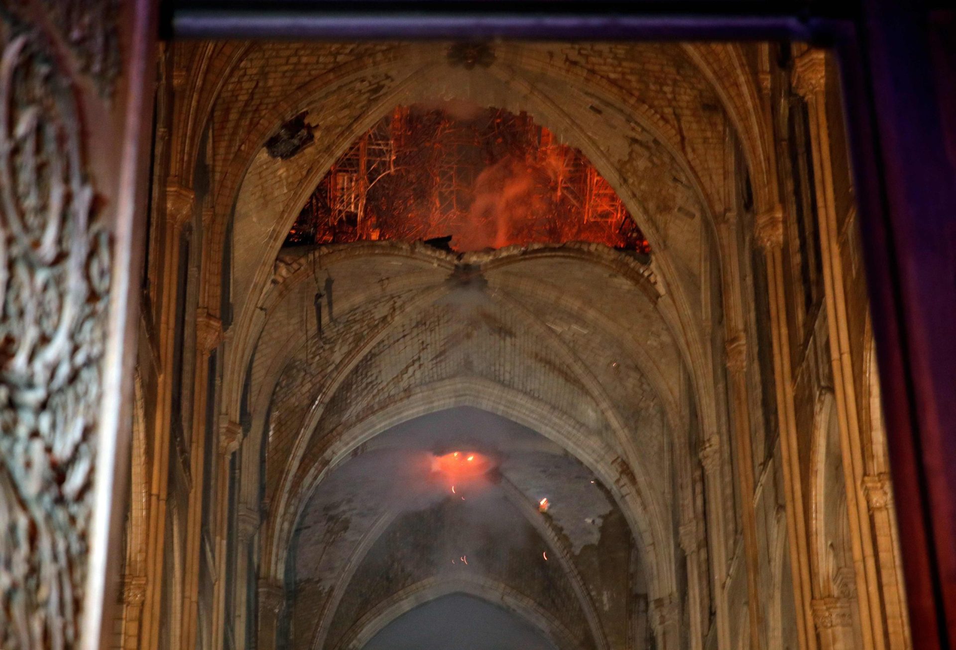 Divulgadas imagens do interior de Notre-Dame pós-incêndio