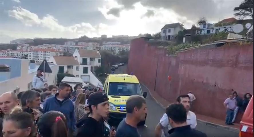 Autocarro turístico capotou na Madeira provocando 28 mortos