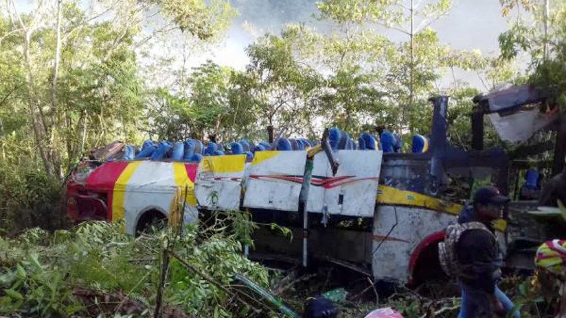 Acidente com autocarro na Bolívia faz pelo menos 25 mortos