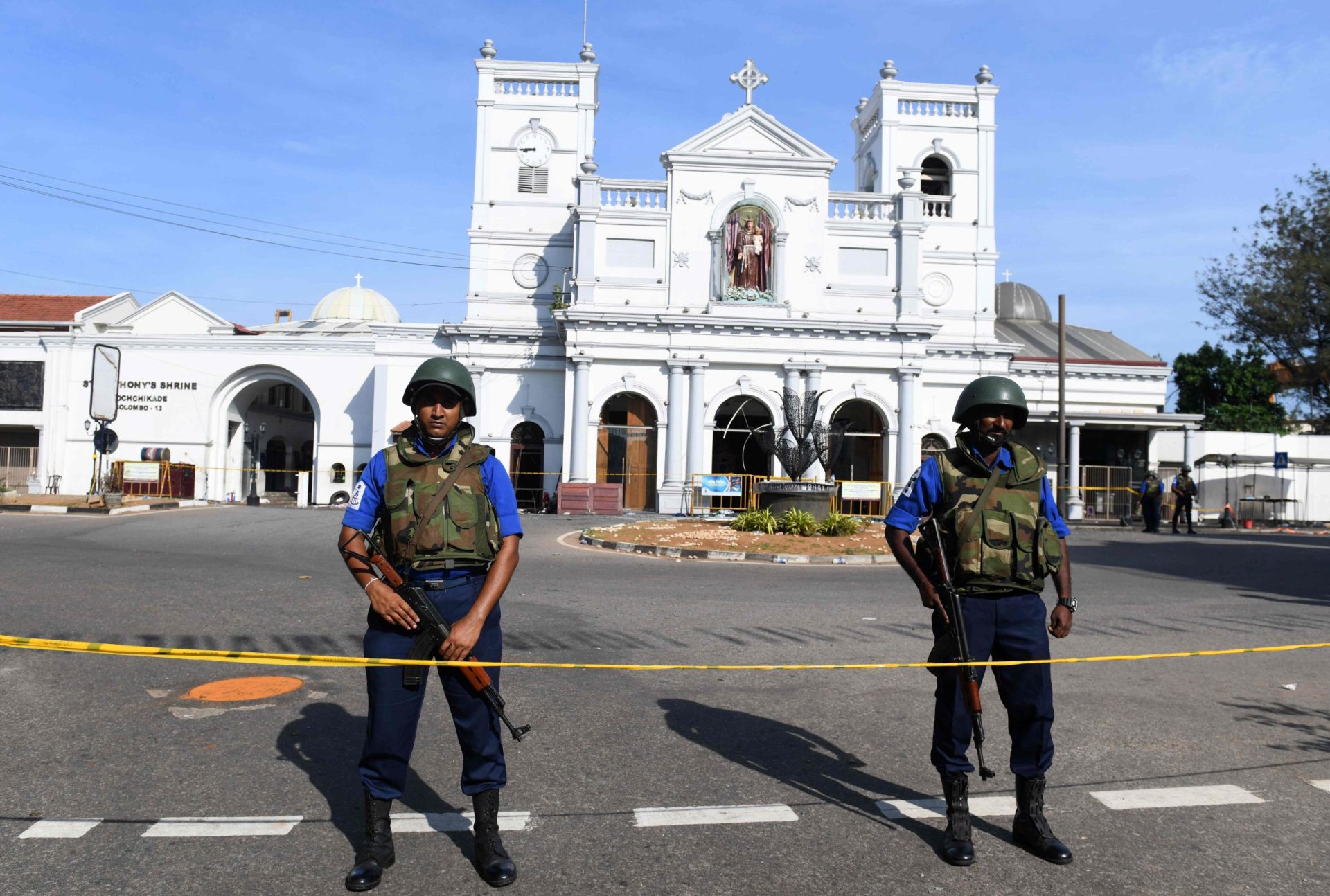 Número de vítimas mortais no Sri Lanka sobe para 359