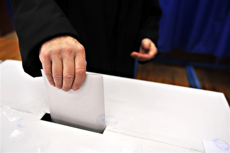36,9 milhões de eleitores vão hoje às urnas em Espanha