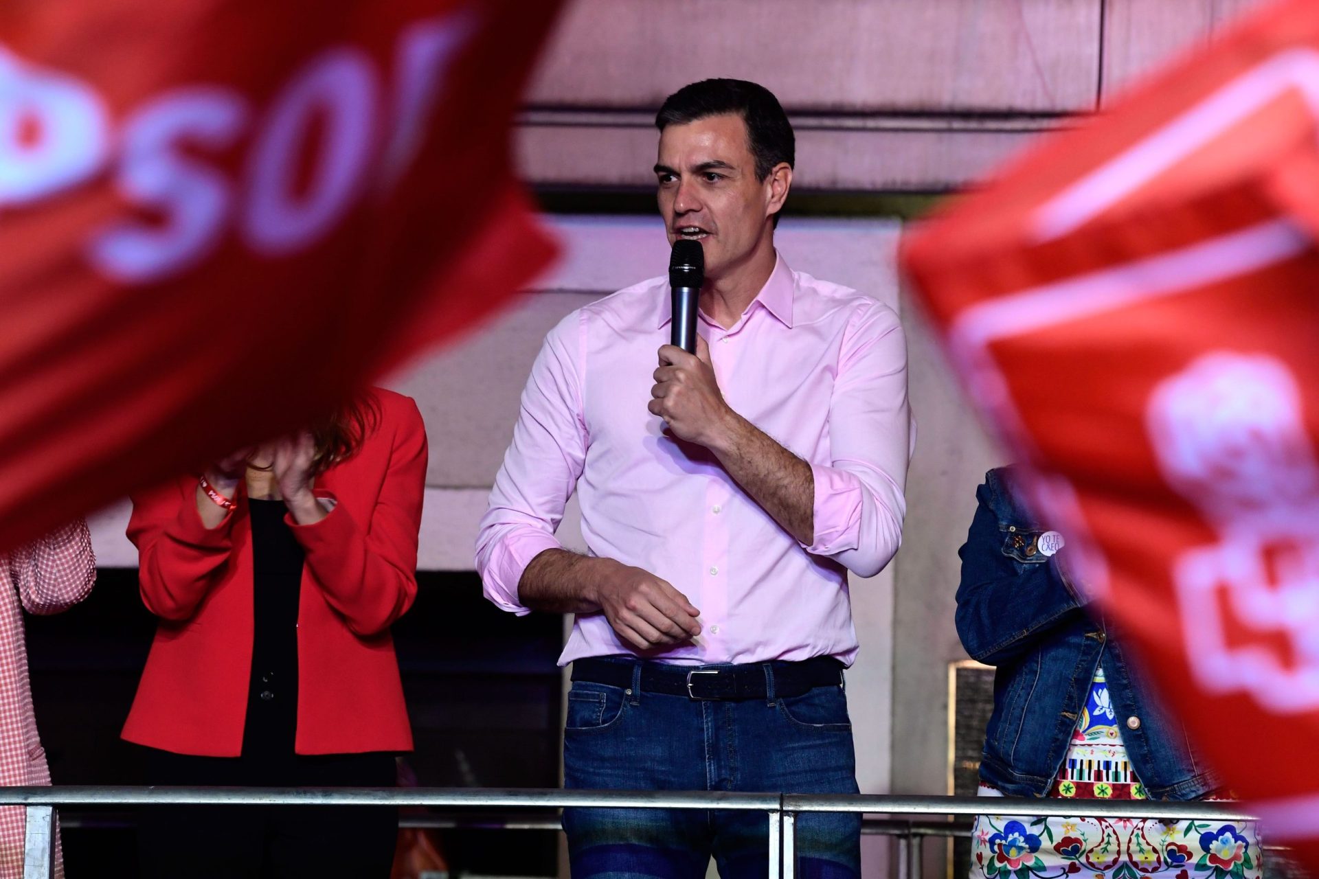 Vice-presidente do Governo espanhol diz que PSOE pode governar sozinho