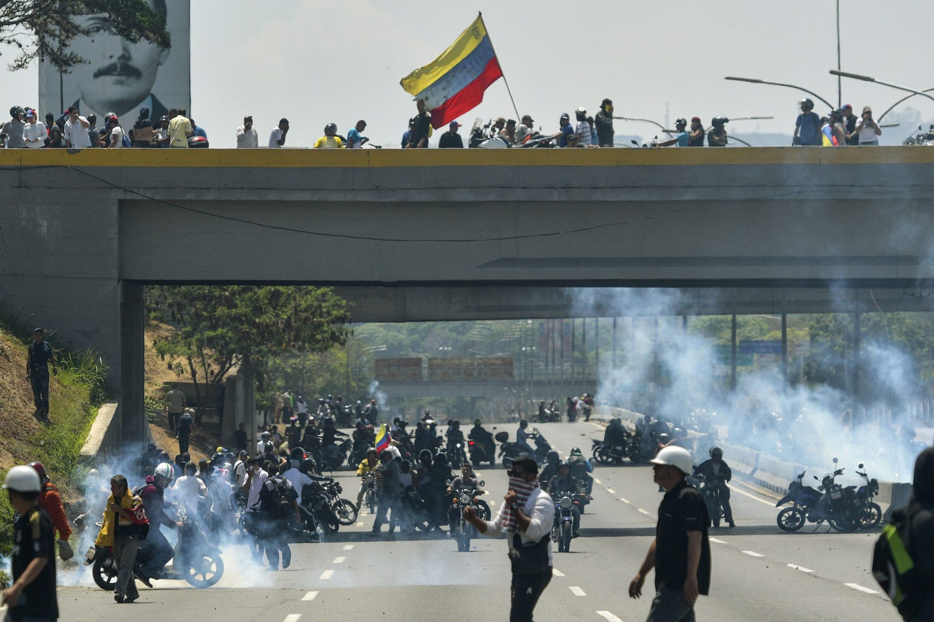 Reações sobre situação vivida na Venezuela chegam de todo o mundo