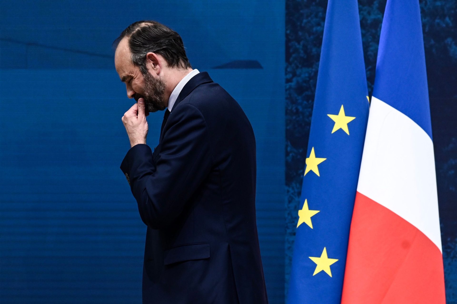 Governo francês anuncia redução de impostos