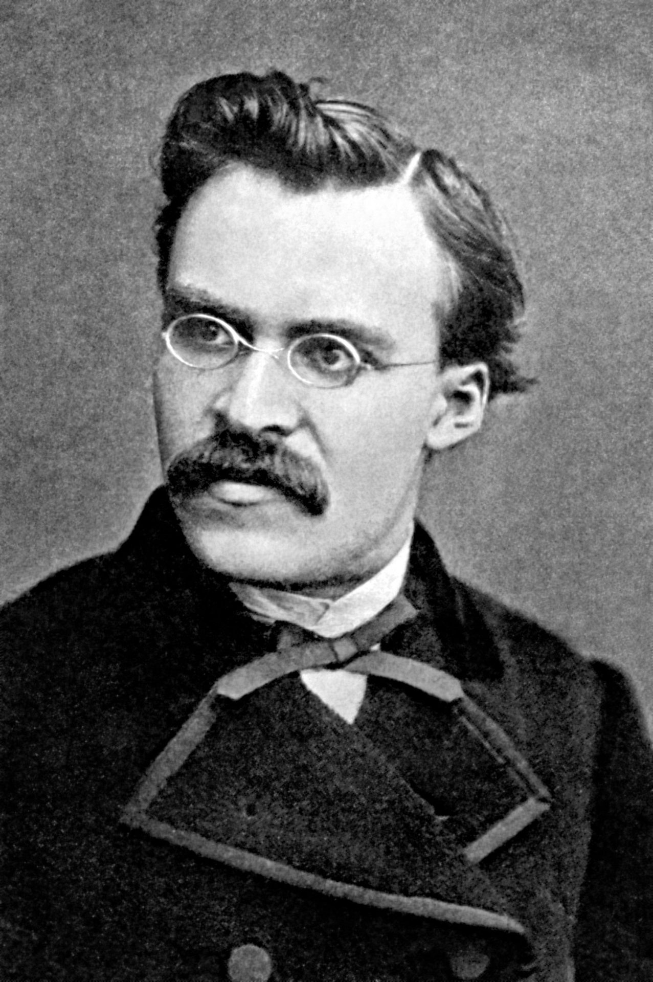 ‘Nietzsche vivia naquilo a que chamava a beira do precipício’
