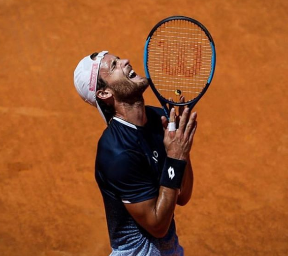 João Sousa eliminado por Roger Federer no Masters 1000 de Roma