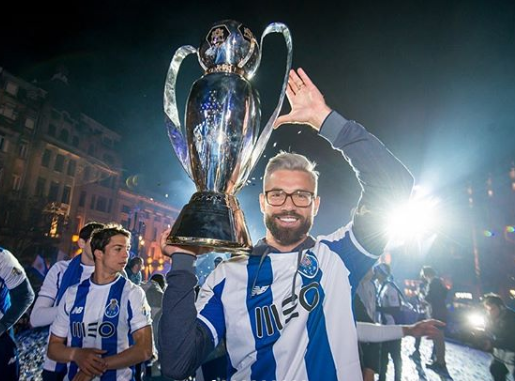 Felipe anucia adeus ao FC Porto: &#8220;3 anos vivendo intensamente azul e branco&#8221;