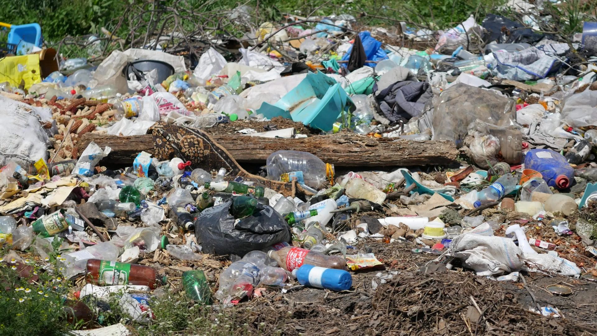 Três mil toneladas de plástico vão ser devolvidas pela Malásia aos países de origem