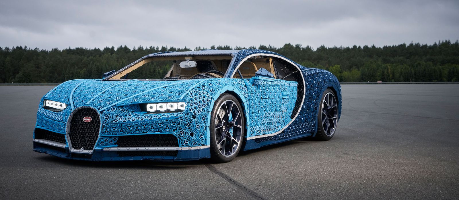 Este Bugatti é quase todo feito de Legos e atinge os 20km/h