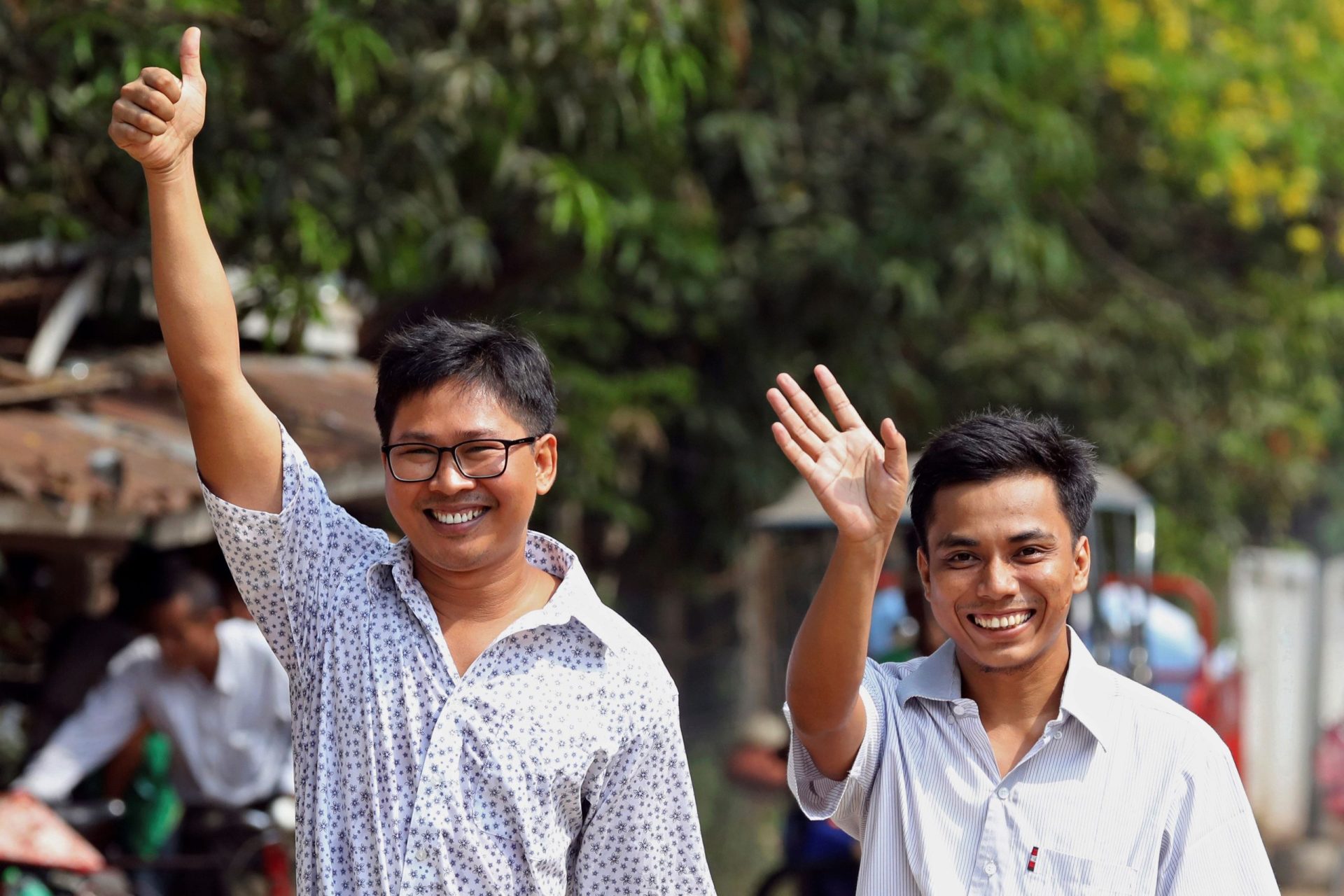 Myanmar liberta jornalistas da Reuters