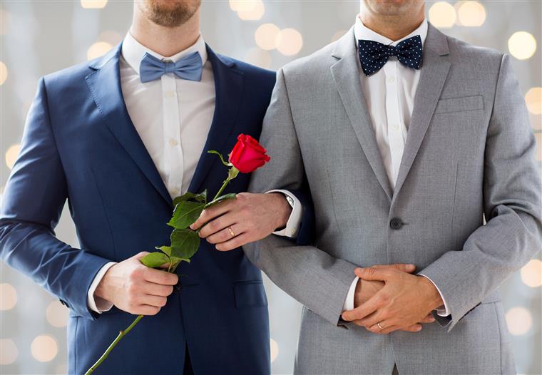 União gay ainda não é permitida nos Casamentos de Santo António
