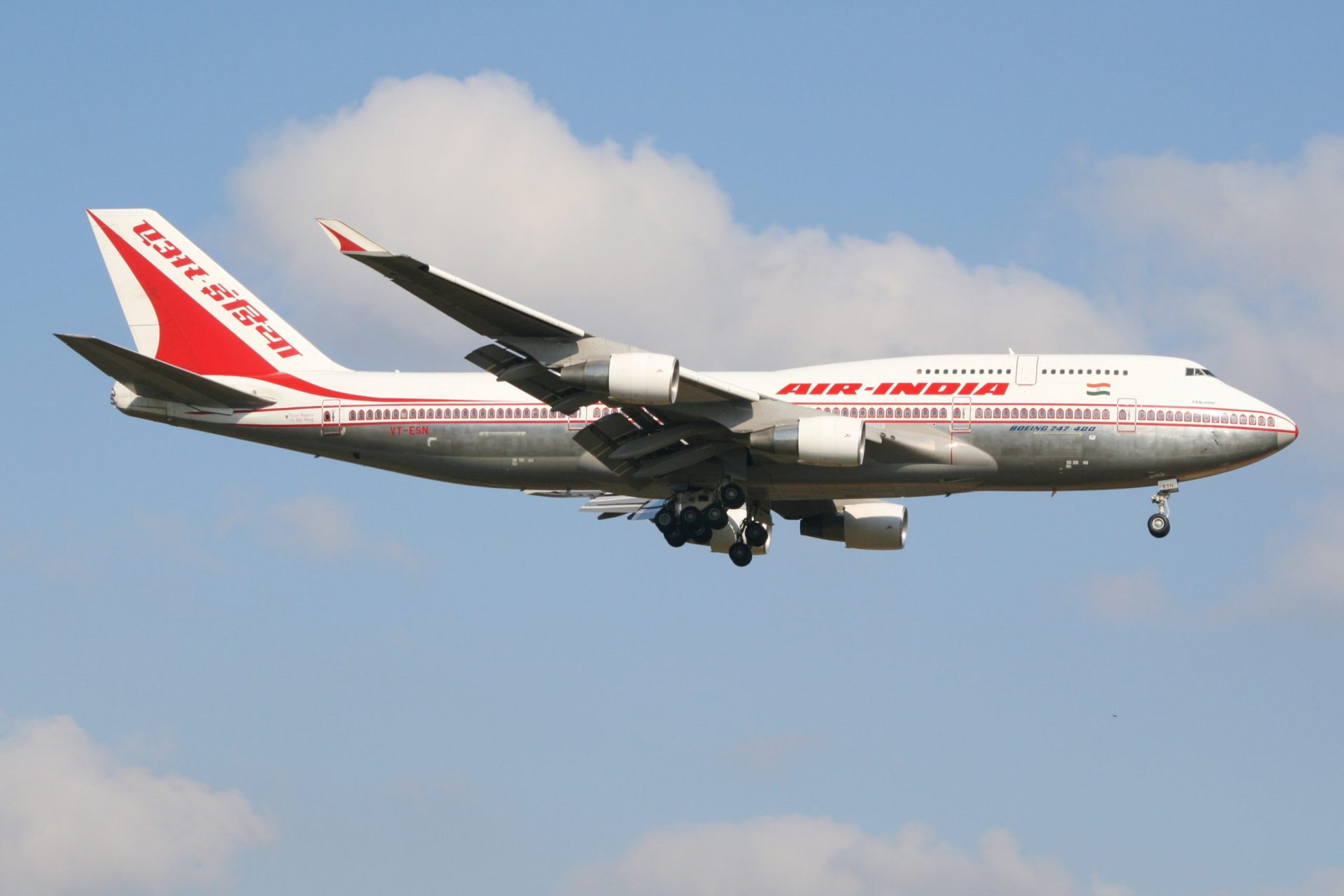 Ameaça de bomba em voo da Air India obriga a aterragem de emergência em Londres