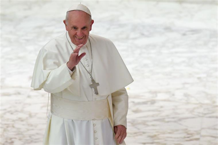 Papa Francisco e Vladimir Putin reúnem-se em julho no Vaticano