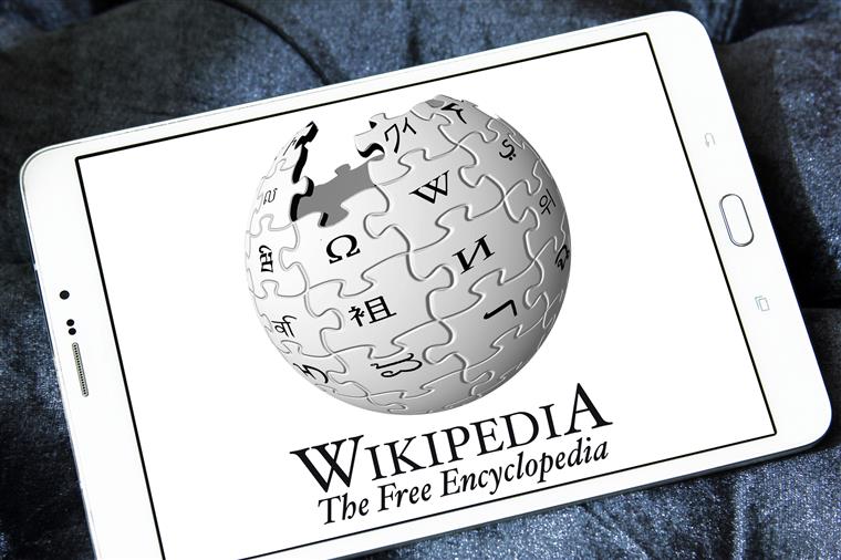 “Não usem a Wikipédia”, aconselha fundador