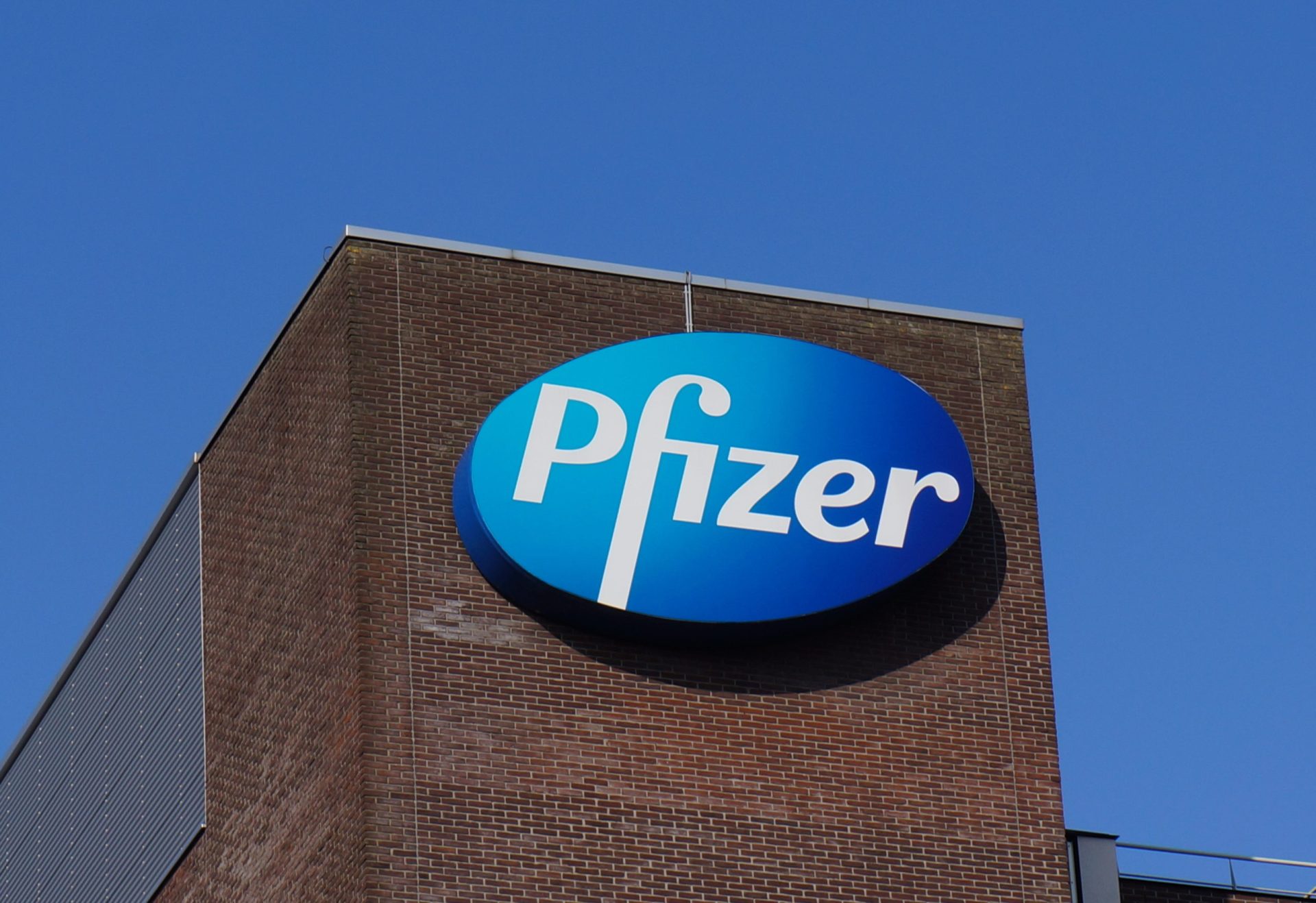 Pfizer escondeu que medicamento para artrite também reduz risco de alzheimer