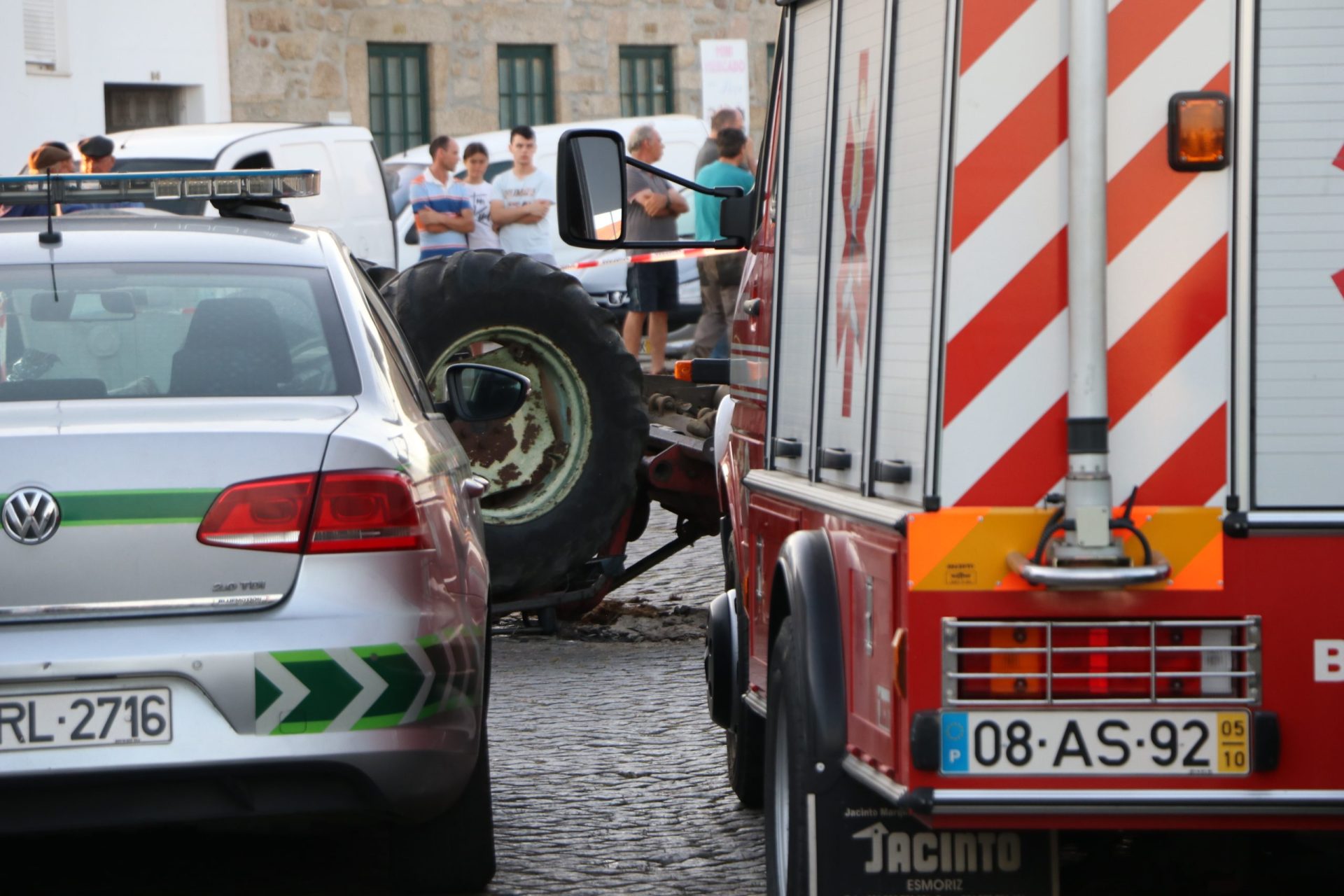 Homem morreu esmagado por trator em Barcelos