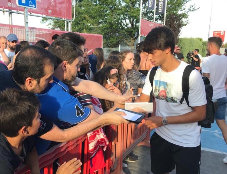 João Félix já se juntou aos companheiros no Centro de Treinos do Atlético de Madrid